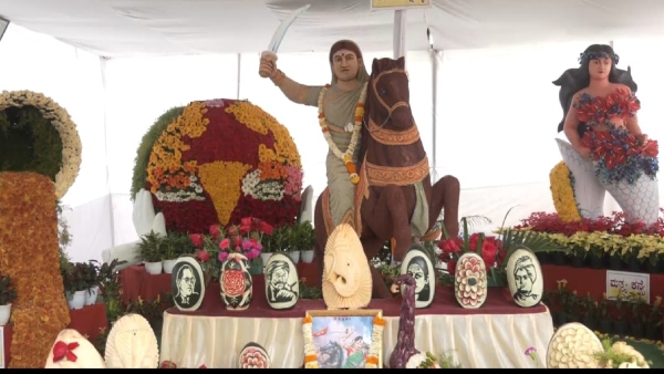 Belagavi Kittur Utsava 2024 Kunal Ganjawala Sadhu Kokila Concert At Kittur Utsav