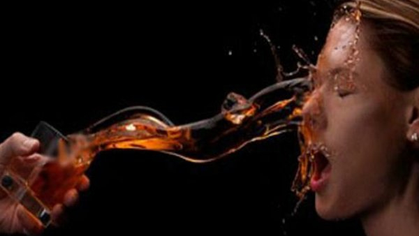 In Bengaluru A Young Man Threatened To Throw Acid On A Woman Over Her Clothes In Bengaluru A Young Man Threatened To Throw Acid On A Woman Over Her Clothes