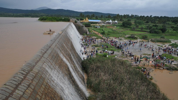 Karnataka Rain Chikkaballapur Jakkalamadagu Reservoir Is Completely Filled Due To Heavy Rain