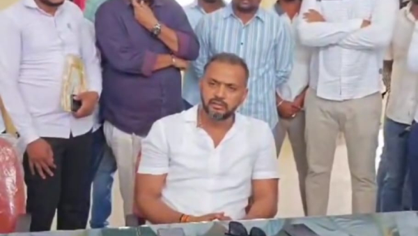 Chikkaballapur Politicians are opposed to the distribution of hot meals Chikkaballapur Politicians are opposed to the distribution of hot meals