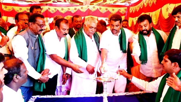 Allegations Against State President For Collecting 7 5 Crore Commission From Farmers
