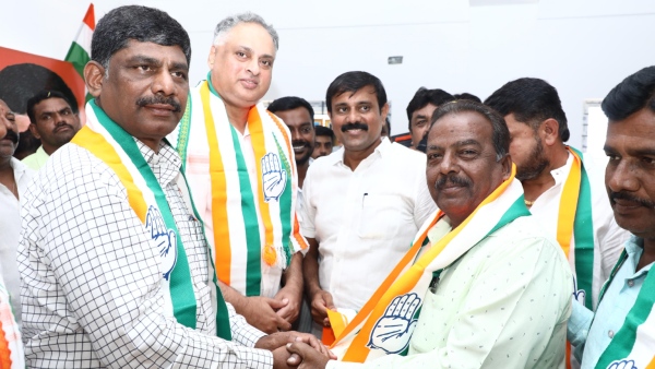 6 BJP members of Channapatna Municipal Council join Congress