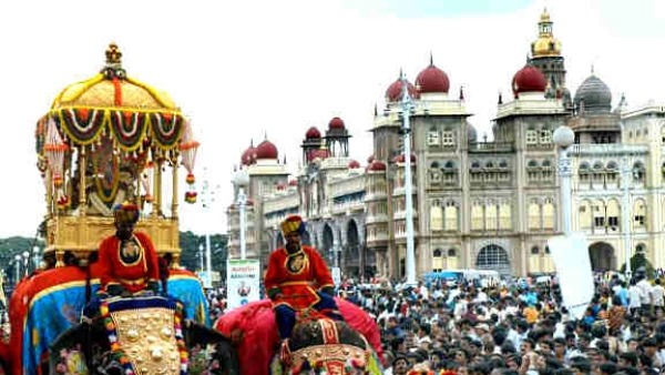 Mysuru Dasara 2024 Jamboo Savari Abhimanyu elephant Carries Ambari for 5th Time