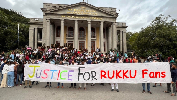 Fans Of Kannada Actress Rukmini Vasanth Protested In Front Of The Town Hall