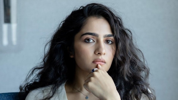 Fans Of Kannada Actress Rukmini Vasanth Protested In Front Of The Town Hall