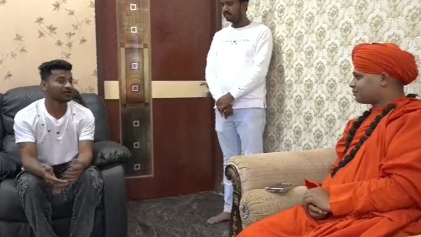 FIR registered against comedian Huli Karthik in Chitradurga