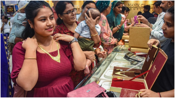 Gold rate hikes 2500 rs on october 12th here the latest silver price