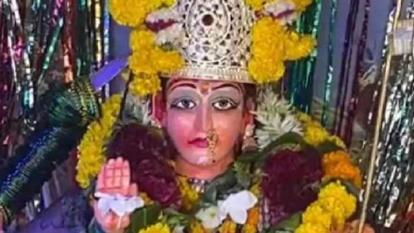 A Woman Gave A Silver Crown To God With Grulahakshmi Scheme