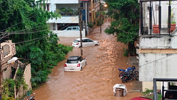 Heavy Rain Has Started Again In Many Parts Of Bengaluru From This Evening