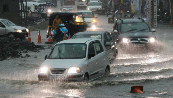 Heavy rain again in Bengaluru Disrupt Diwali Shopping- 5 days rain in Karnataka