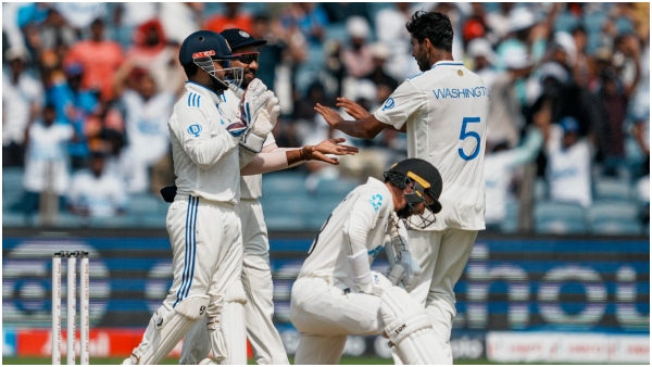 New Zealand gets 301 runs lead India in trouble at Pune test