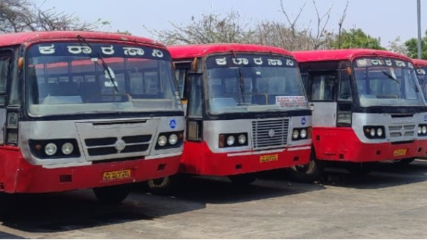 Conductor Issues Shakti Scheme Tickets to Youths In KSRTC Bus