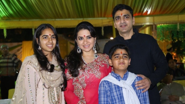 Maharashtra Elections BJP Leader Shaina NC Has Joined Shiv Sena