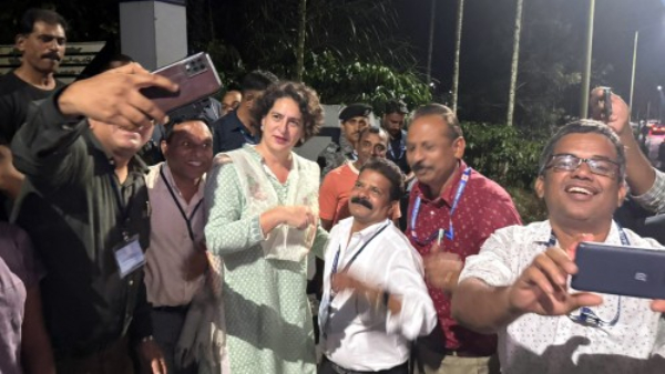 Priyanka Gandhi Nomination File today from Wayanad She Face First Election