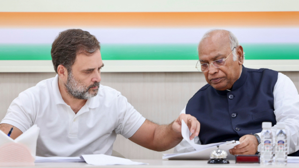 Congress Plans United Front In Maharashtra Avoiding Haryana Mistakes