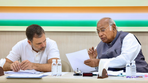 Maharashtra Elections Line Cleared Congress BJP Still Confused