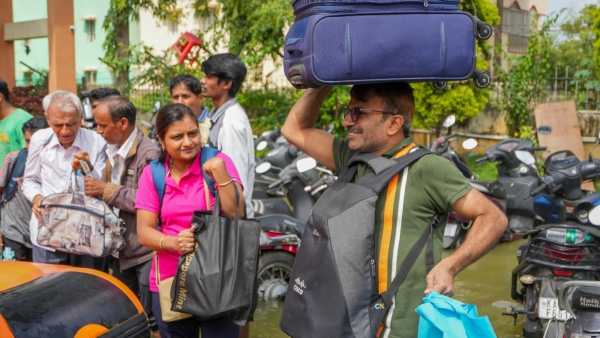 1030 ಮನೆಗಳಿಗೆ ನೀರು, ಪ್ರವಾಹ ಸ್ಥಿತಿ