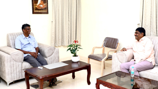 Satish Jarkiholi To Be Cm Rumor - After Vijayendra Dk Suresh Meets Jarkiholi