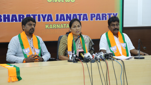 Siddaramaiah received a bribe of Rs 1 30 crore Says Shobha Karandlaje