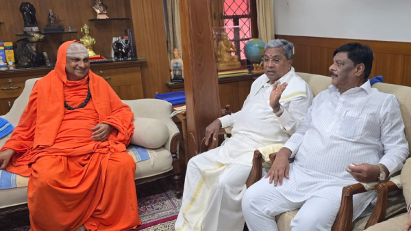 Chief Minister Siddaramaiah visits Suttur Math