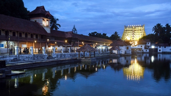 Khatarnak theft at world s richest Padmanabhaswamy temple