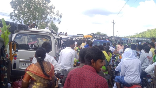 Traffic jam near Hosdurga Ministr MP s Worried