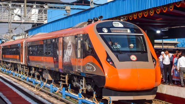 Secunderabad Nagpur Vande Bharat Train Running Empty
