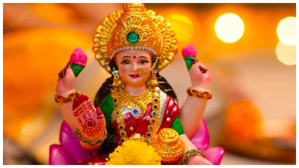 Vastu Shastra Know which direction to place Goddess Lakshmi photo or idol on Diwali Vastu Shastra Know which direction to place Goddess Lakshmi photo or idol on Diwali