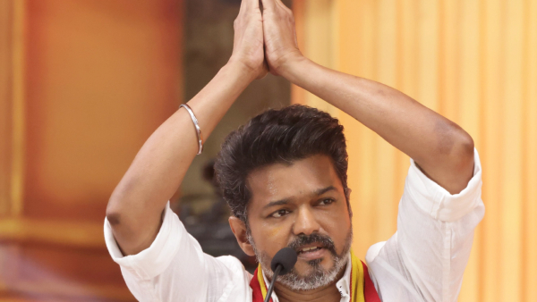 Actor Vijay Prakashraj called Dalpati Vijay gold what s in the tweet