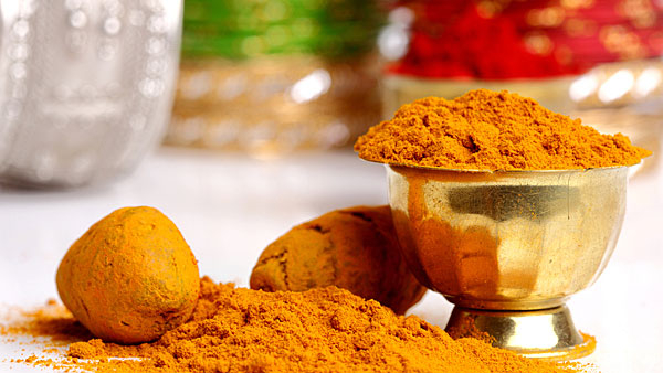 arishina shastra why the bride and groom are anointed with turmeric before marriage