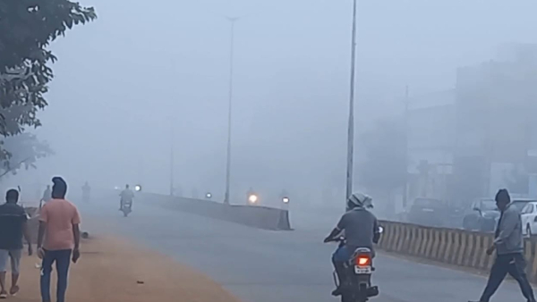 Dense fog on Bengaluru-Dindigul National Highway Motorists Are worried Dense fog on Bengaluru-Dindigul National Highway Motorists Are worried