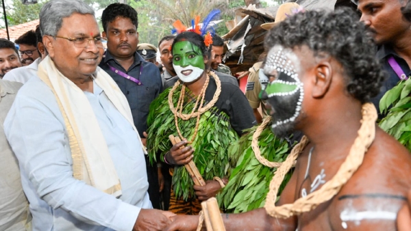 CM Siddaramaiah dance with tribal people