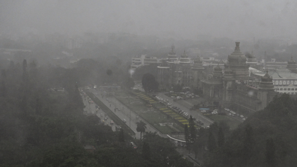 cyclone fengal effect heavy rain alert given to karnataka tamil nadu from november 27 to december 1