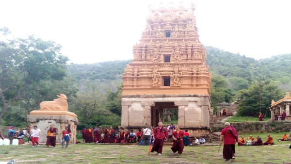 Travel News A Rare Divitige Fair In Mysore Bettadapura