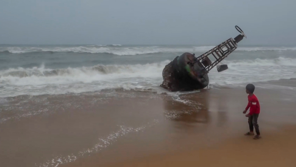 Fengal will hit Puducherry today- schools and colleges closed - bus services suspended