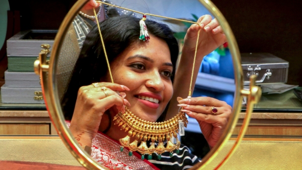 gold silver price on 27th november check latest gold rate india include bengaluru