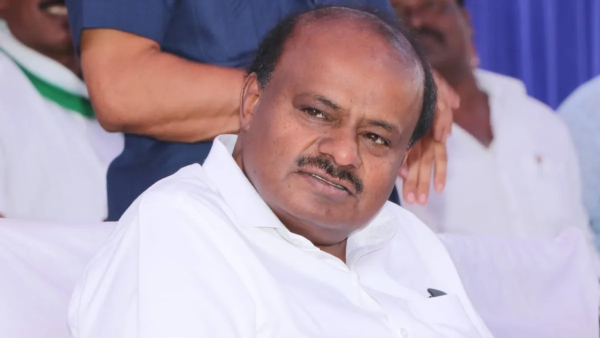 Kumaraswamy ques DKS about whether he was a descendant of a Maharaja to donate 25 acres to a school Kumaraswamy ques DKS about whether he was a descendant of a Maharaja to donate 25 acres to a school