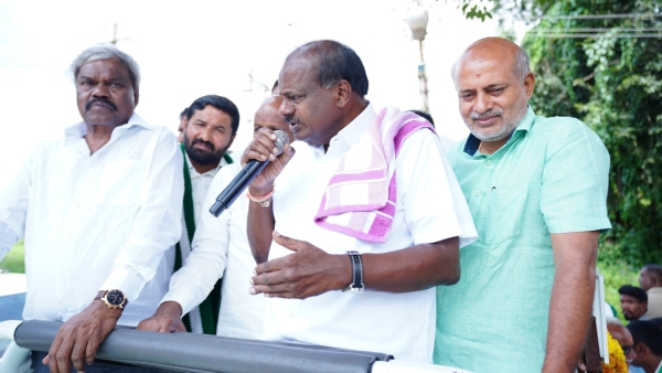 JDS BJP workers stand in defense of Nikhil Kumaraswamy Said HD Kumaraswamy