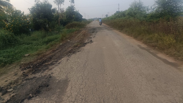 The Road Up To A Distance Of More Than 15 KM From Hiriyur City Has Been Completely Damaged The Road Up To A Distance Of More Than 15 KM From Hiriyur City Has Been Completely Damaged
