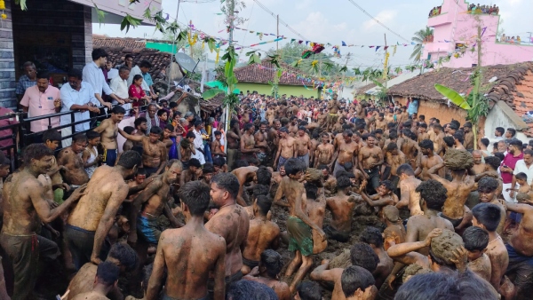 Kannadigaru celebrated Gore festival today on the border of Chamarajanagar district Kannadigaru celebrated Gore festival today on the border of Chamarajanagar district