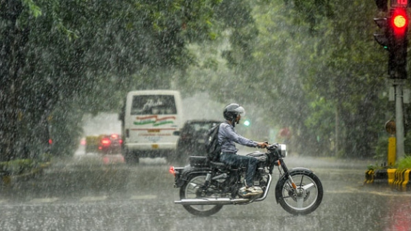 Karnataka Rains Heavy rainfall forecast in these districts of state in few moments on November 15