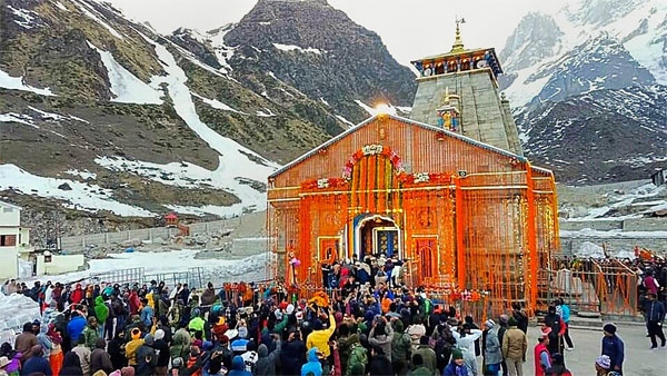 Chardham Yatra Yamunotri Kedarnath temple closed today after the onset of winter Chardham Yatra Yamunotri Kedarnath temple closed today after the onset of winter