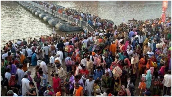 Announcements at prayagraj railway station kumbh mela in kannada