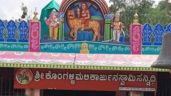 A Woman Visits Temple and Return Despite entry ban at Kongalli video viral