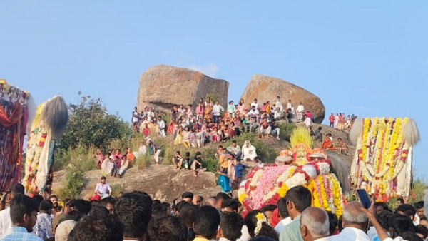 Mandya Tourist Places How Is The Dadighatta Sidilu Kallu Jatre In Mandya