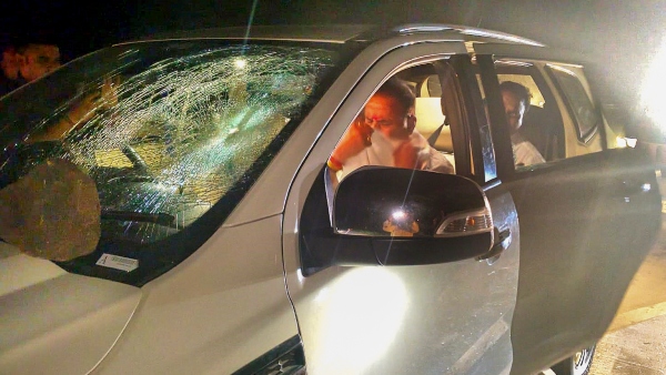 Maharashtra Election 2024 Anil Deshmukh Injured After Stones Thrown At His Car Maharashtra Election 2024 Anil Deshmukh Injured After Stones Thrown At His Car