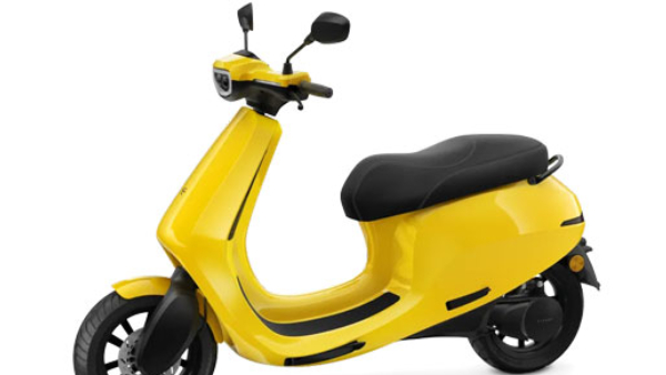 Customer smashes electric bike after seeing Rs 90 000 service bill Video goes viral
