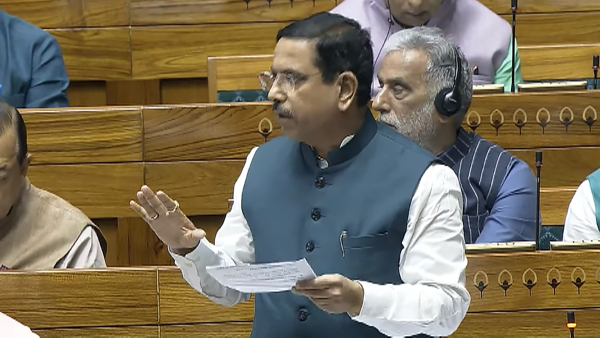 Siddaramaiah sent Congress MLAs to form BJP government Pralhad Joshi s explosive statement