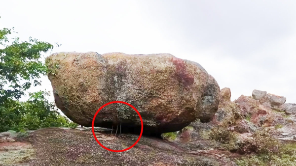 swinging rock in doddahotte ranganatha swamy betta in chitradurgas holalkere what is its specialty