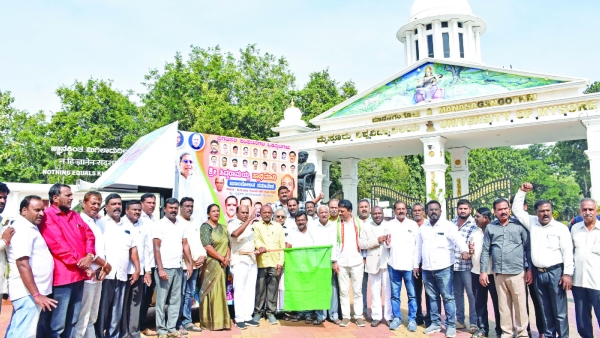 Swabhimani Janandolana Campaign Rally In Hassan Is Being Driven In Mysuru